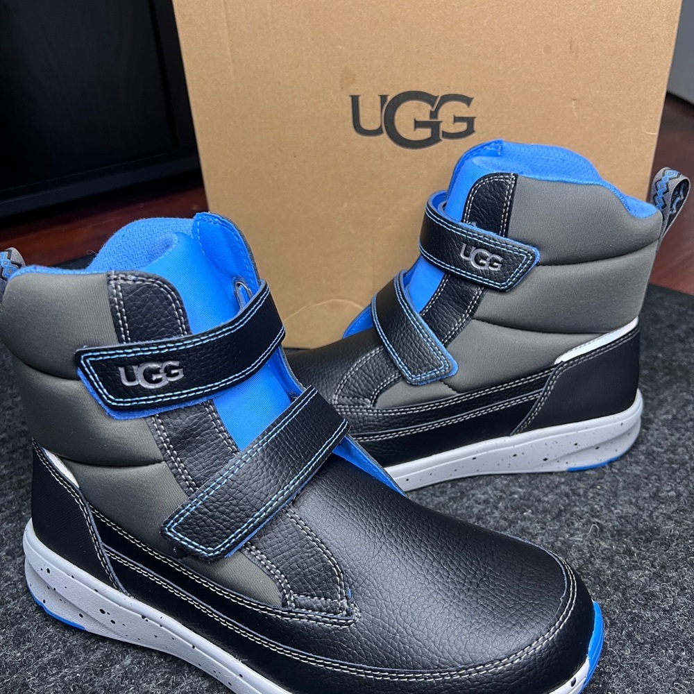 UGG Kids' K Dannie Weather Winter Boots Black Grey and Blue Size 6 NWT